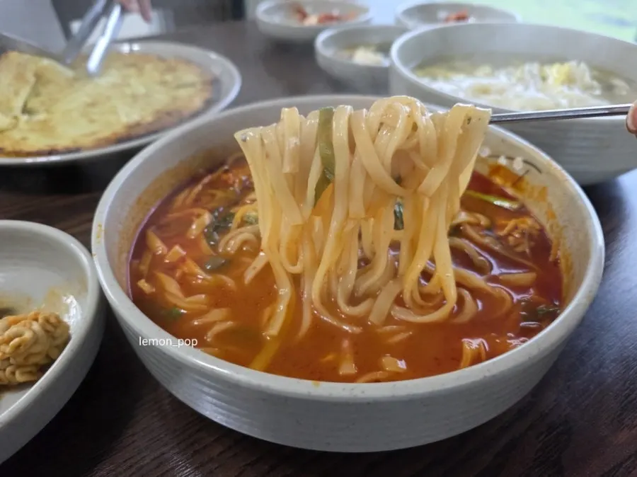 Close-up of roe and milt in the roe-and-milt kalguksu