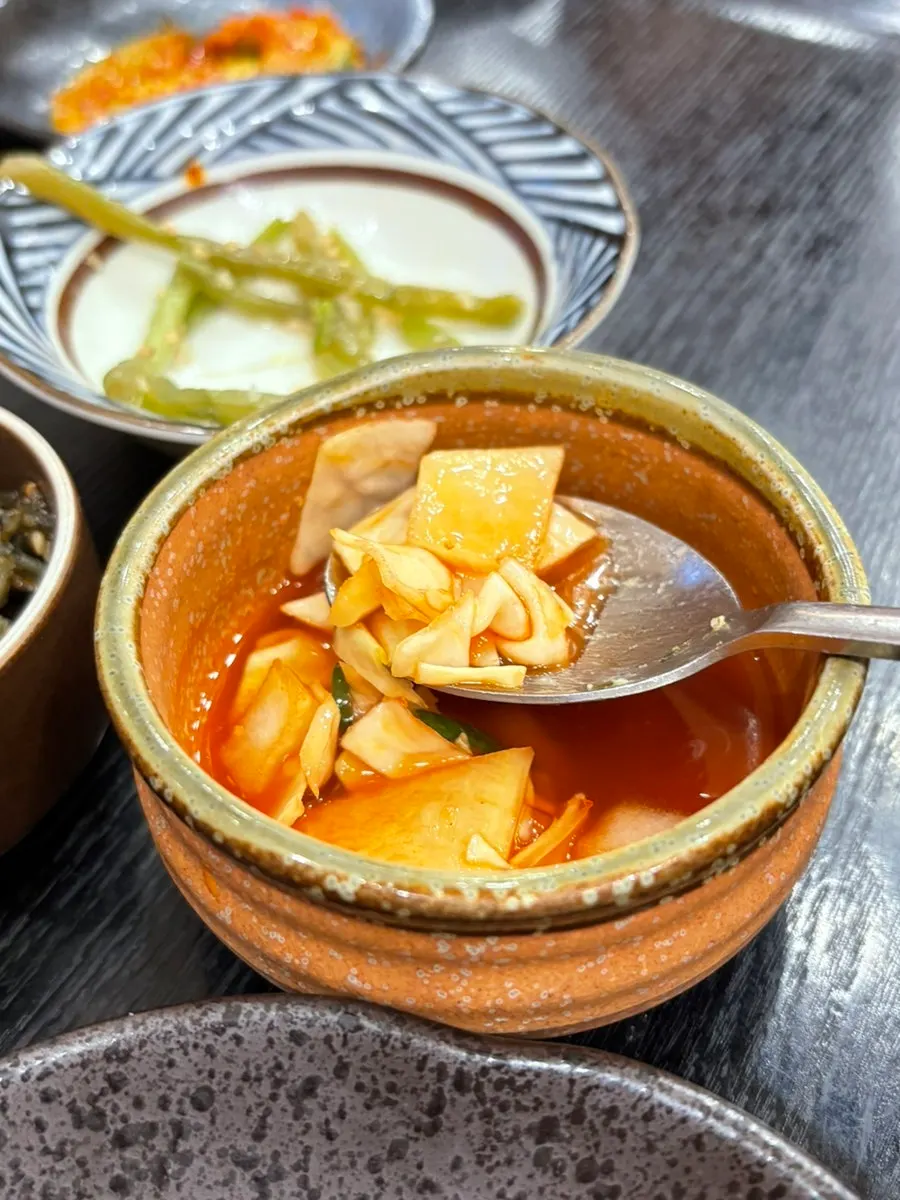 오이김치와 구운김 반찬