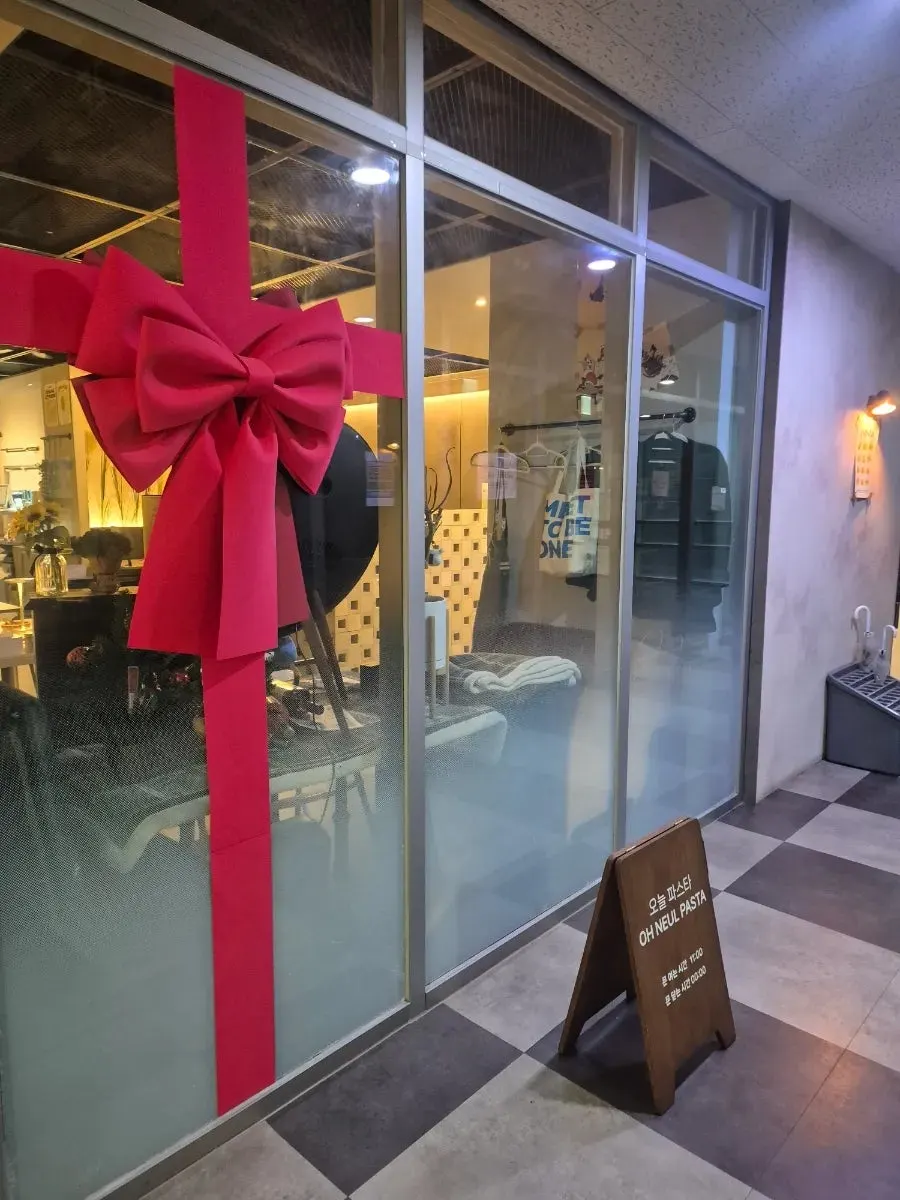 2nd-floor hallway of the building leading to Oneul Pasta Magok Branch