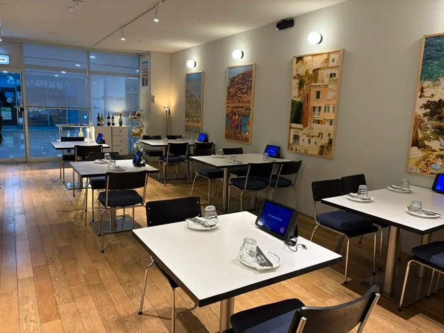 Interior view of Two Find Peter Incheon Nonhyeon Branch