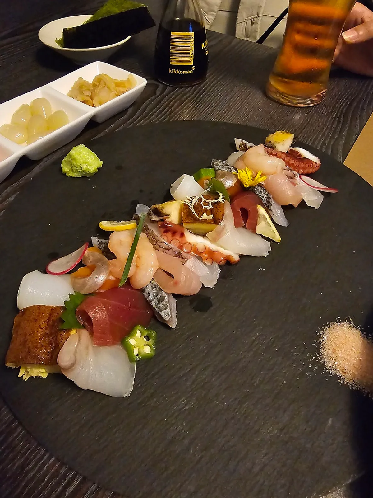 A plate of thickly sliced 2-person aged sashimi
