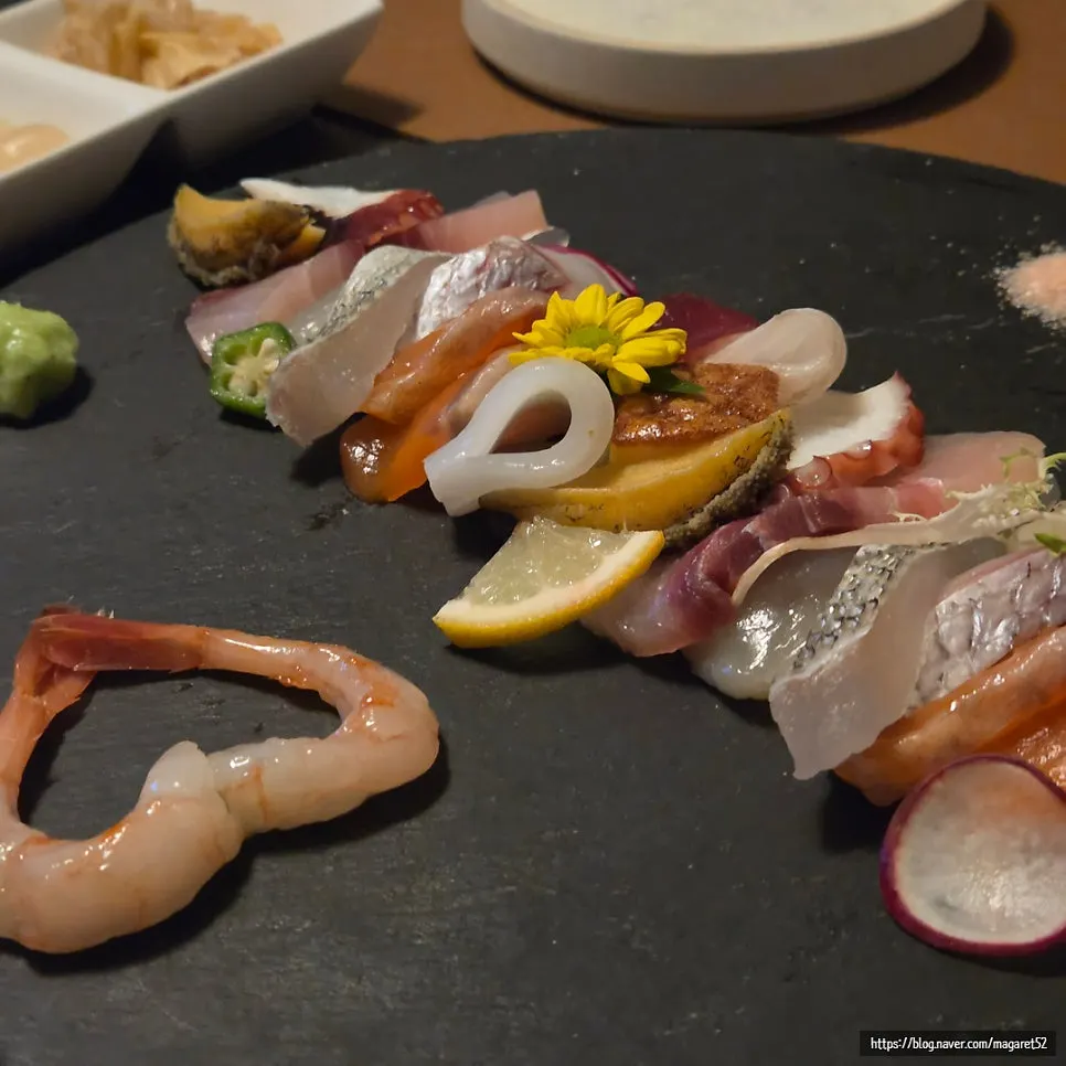 Plate of premium sashimi with many different kinds