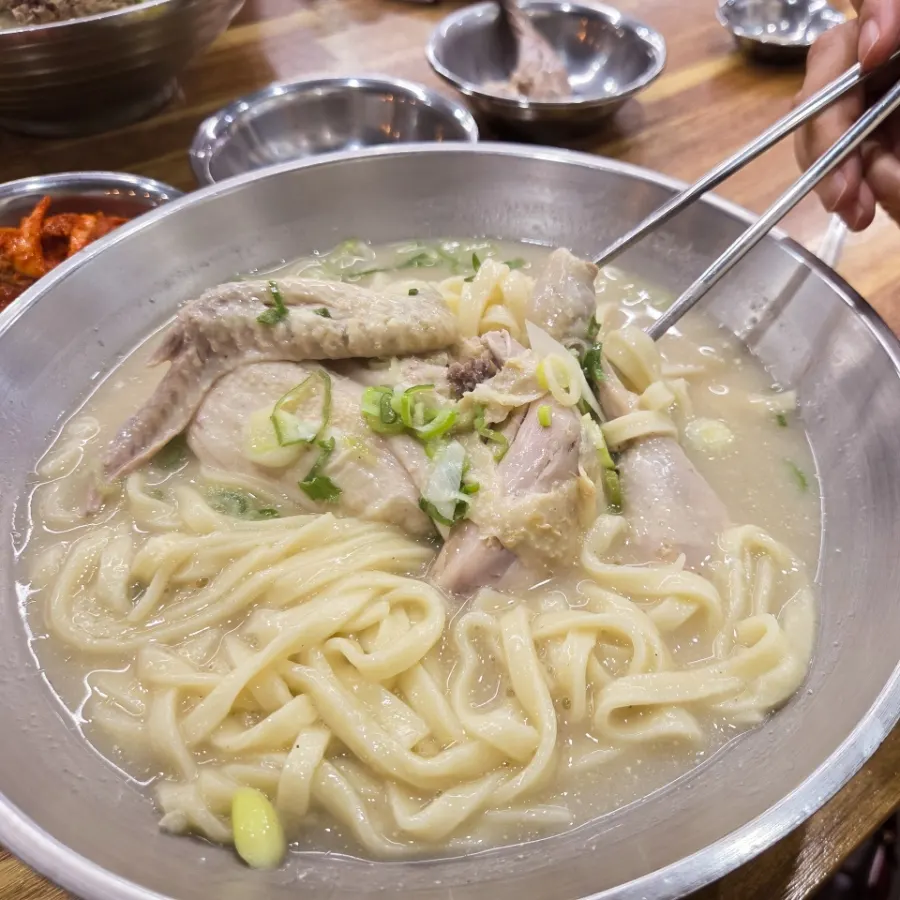 Generously filled chicken kalguksu