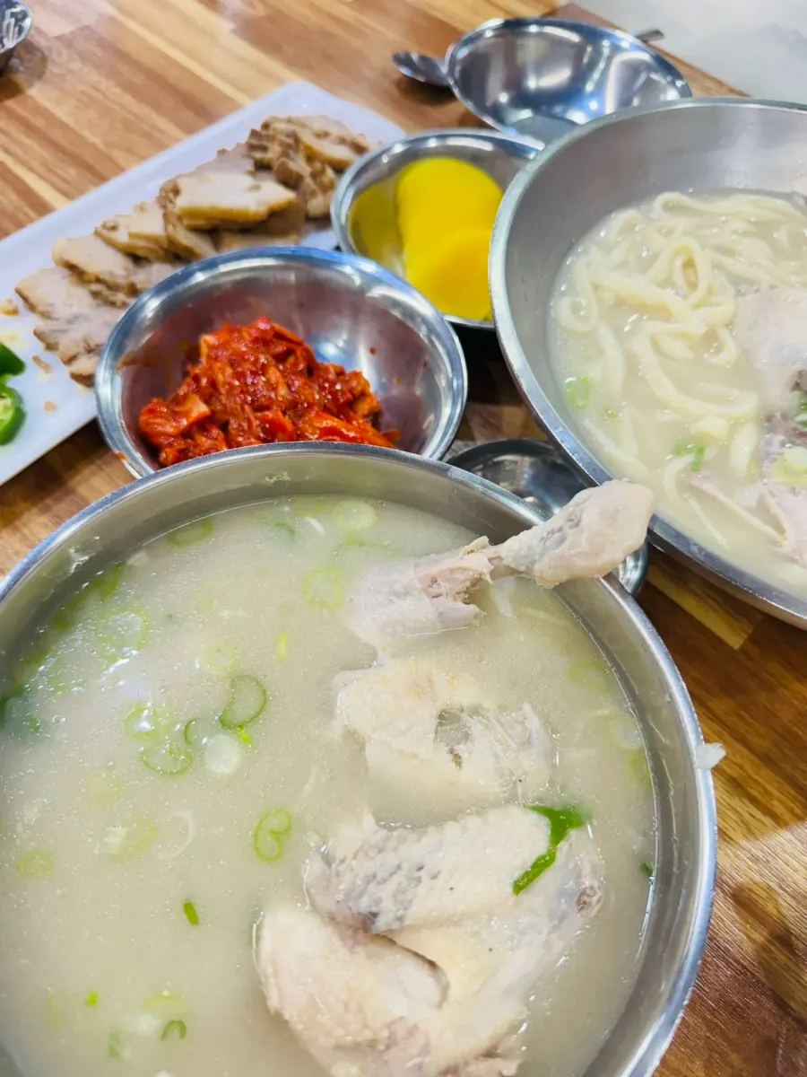First photo from a visit to Eonyang Dak Kalguksu Tongdosa Branch in Yangsan