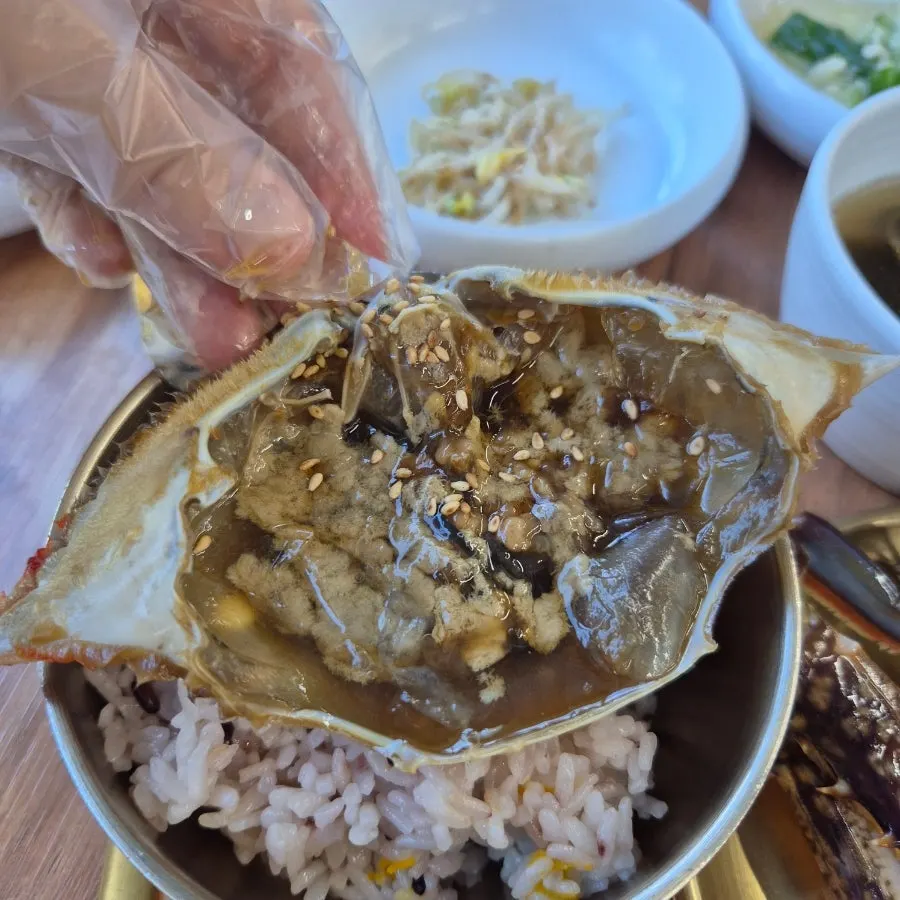 Rice mixed into soy crab shell