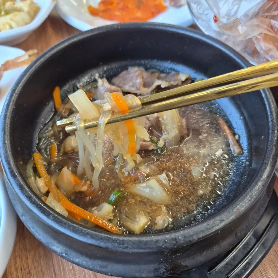 Bulgogi with vegetables and glass noodles