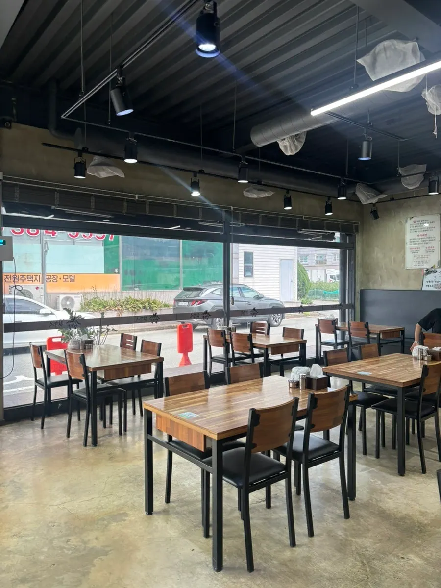 Spacious, clean hall with plenty of seating