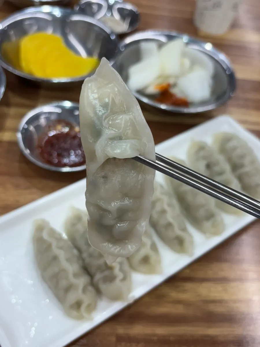 Plate of chewy mandu with translucent skin