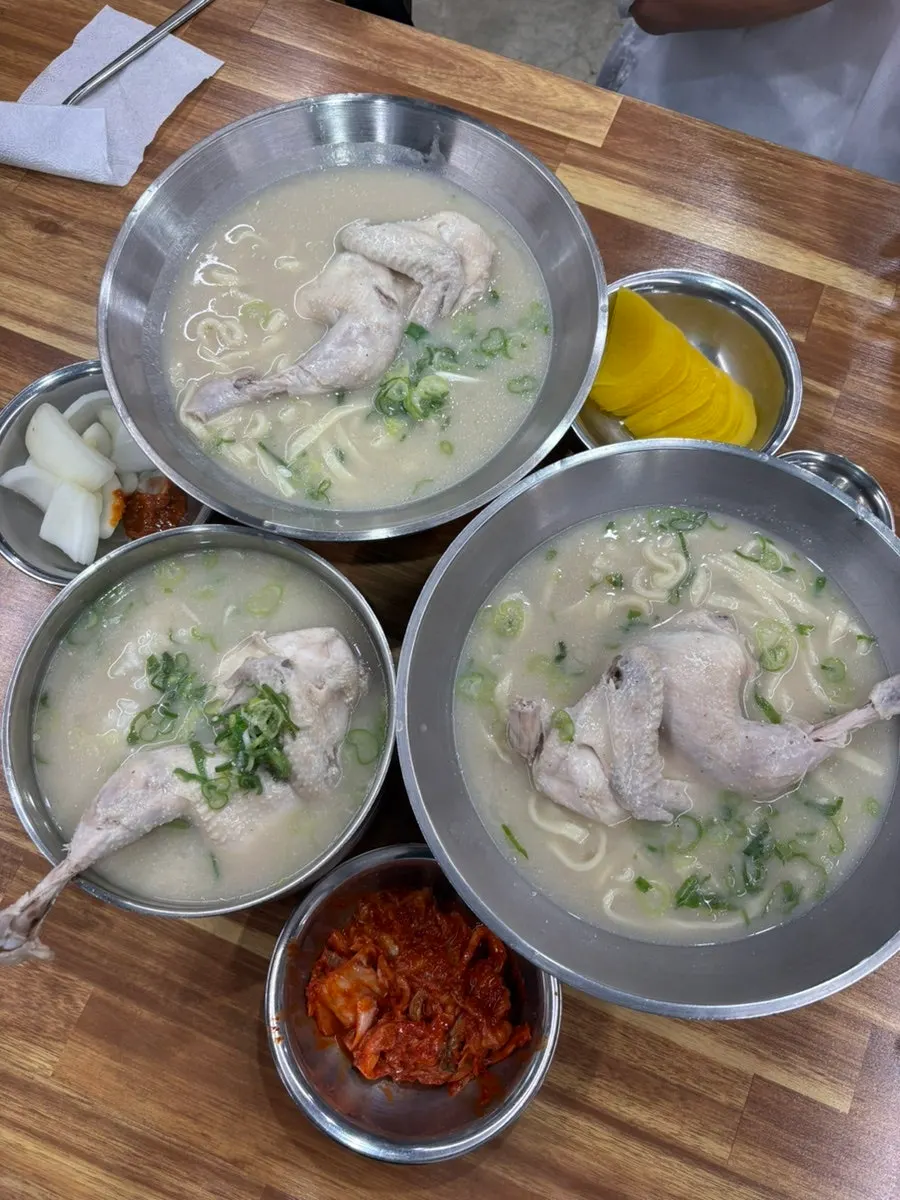 Mandu served alongside the kalguksu