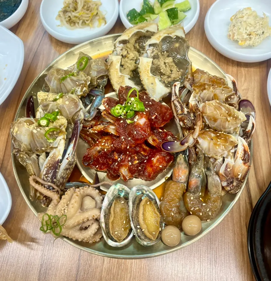 Storefront of Deodo Gejang near Tongdosa in Yangsan