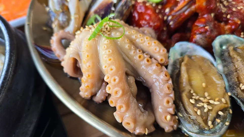 Jeju yellow crab jang on the assorted plate