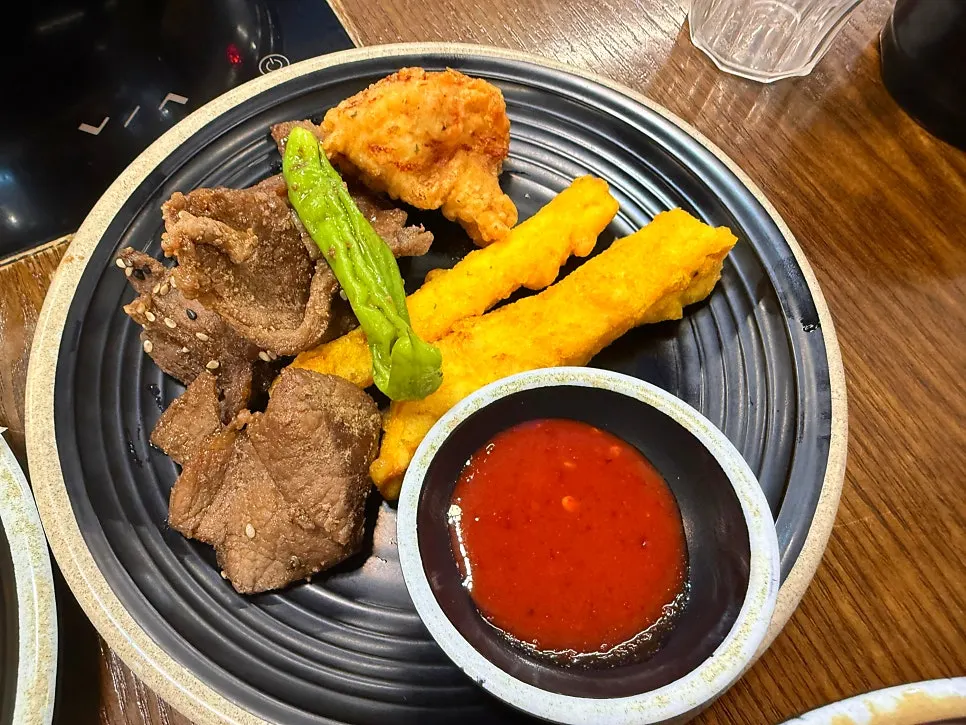 푸짐하게 차려진 통큰샤브 마무리 상차림