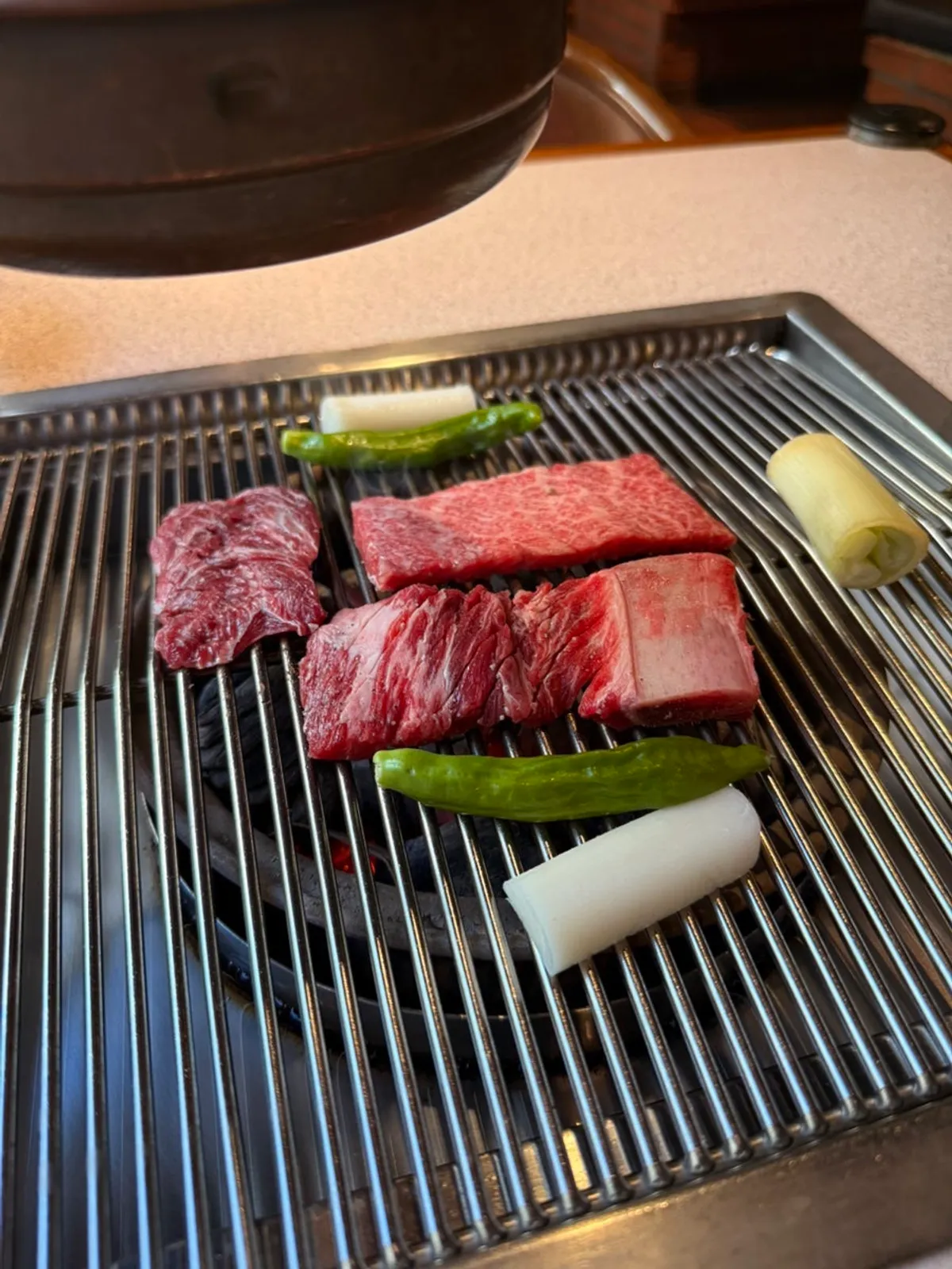 Tonguidong Gukbinkwan hanok courtyard and hanwoo raw short ribs main image
