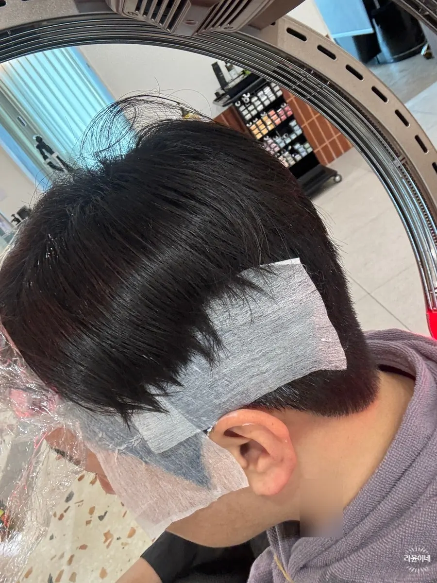 트레이에 담긴 아이스 아메리카노와 쿠키