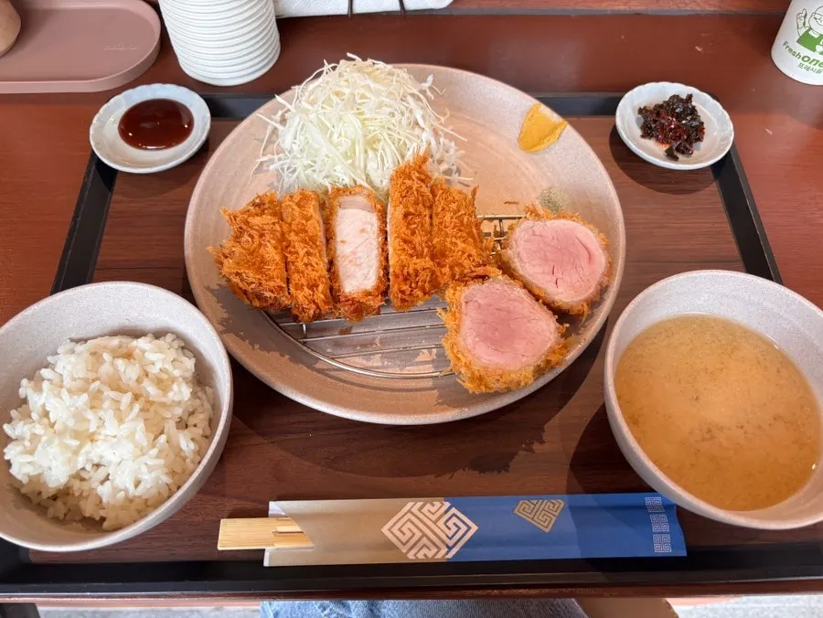 톤카츠 안심 등심 정식 한 상 차림