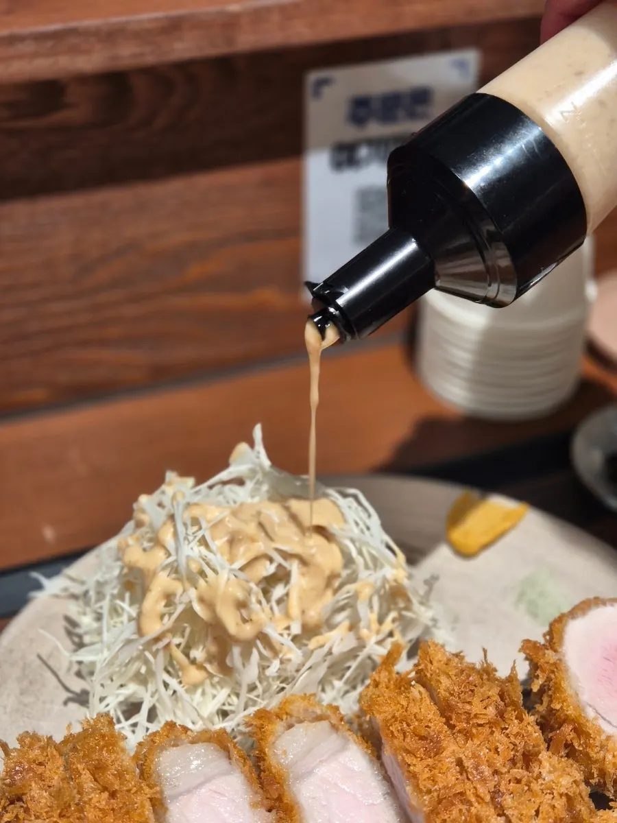 육즙이 보이는 안심 돈카츠 단면