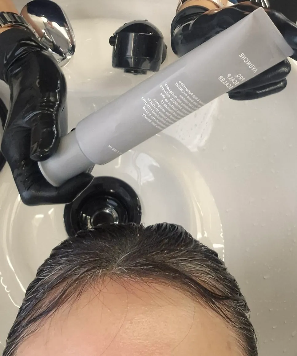 Deep cleansing process with a scalp scrub