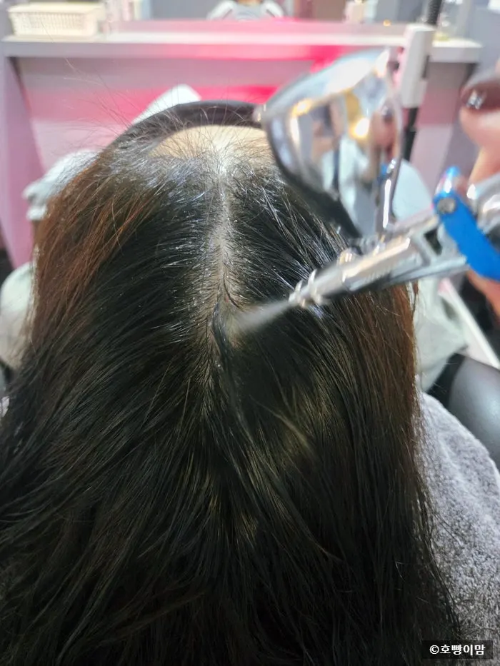 Adegan proses root scalp care