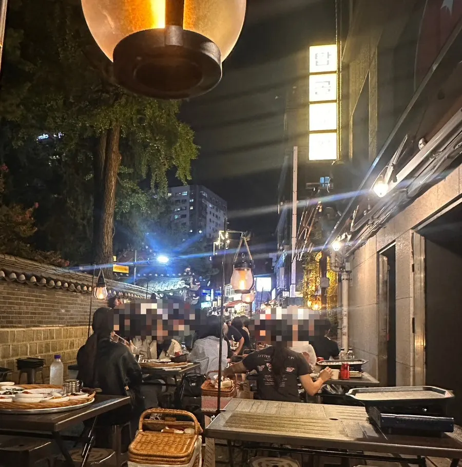 식사를 마친 탑골공원 종로3가점 테이블