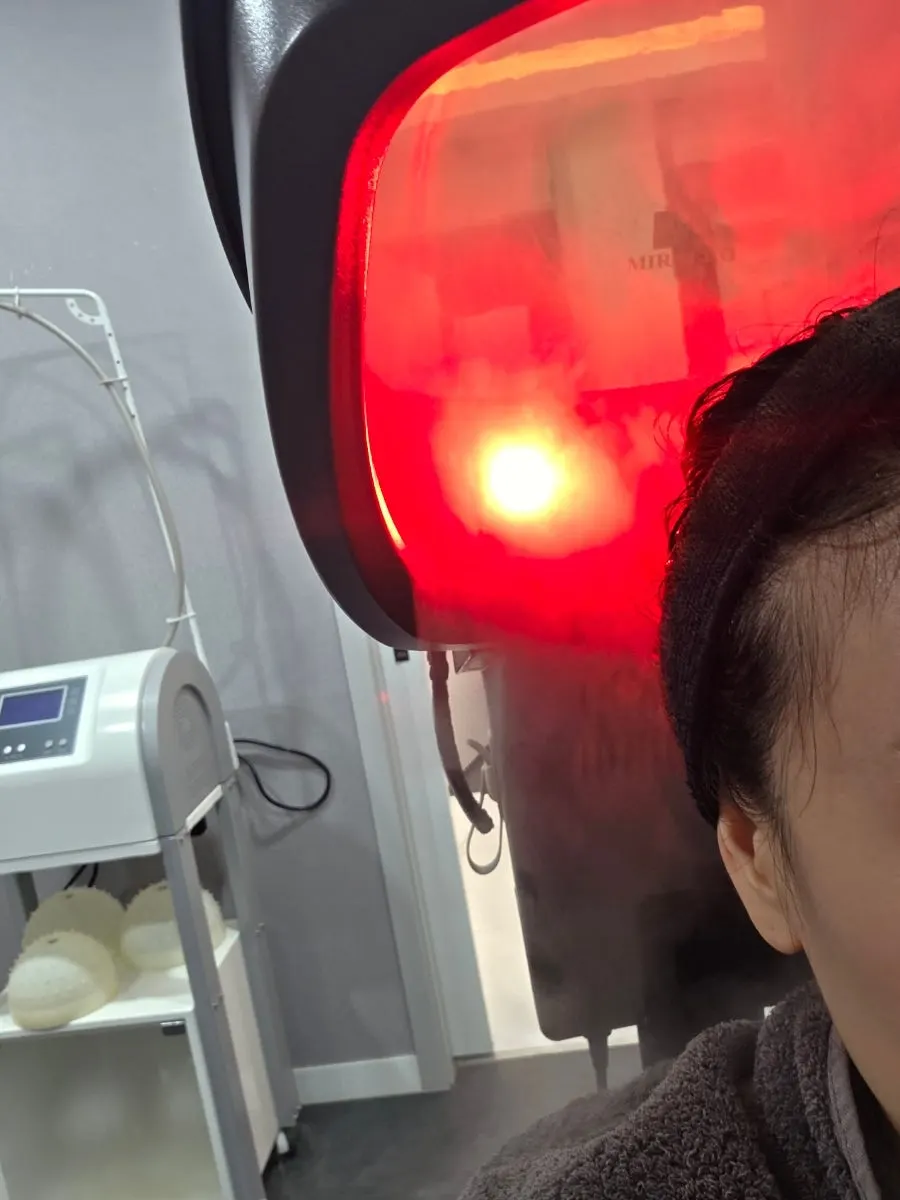 알로에 두피팩 쿨링 관리 장면