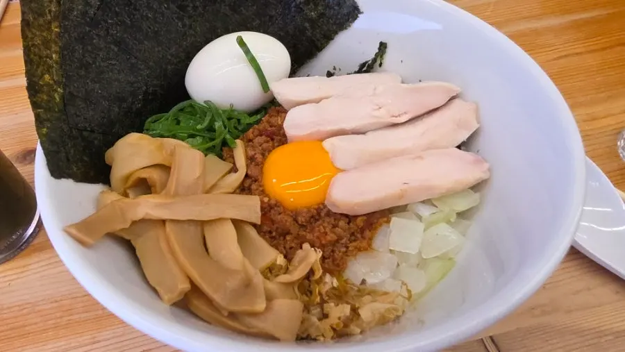 Tender chicken chashu topping