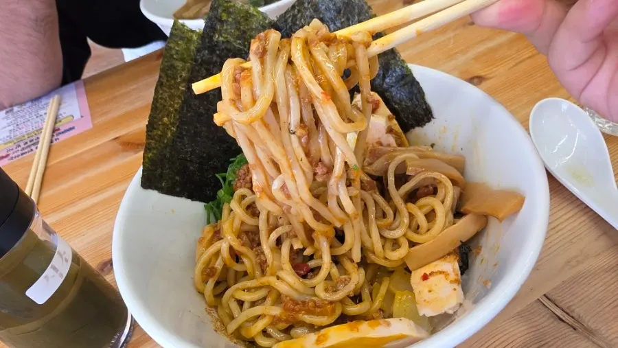 Full-topping mazesoba topped with beef