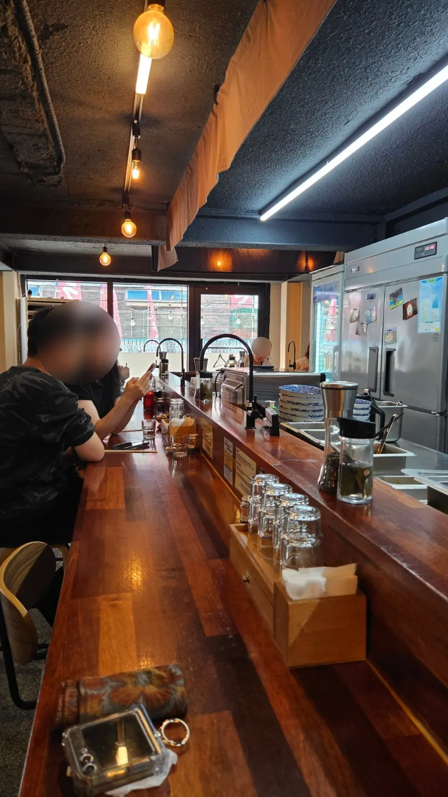 Payment screen and interior of the restaurant