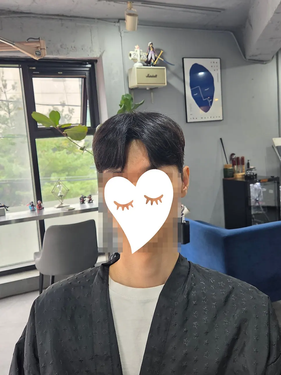 옆머리 다운펌 마무리 단계