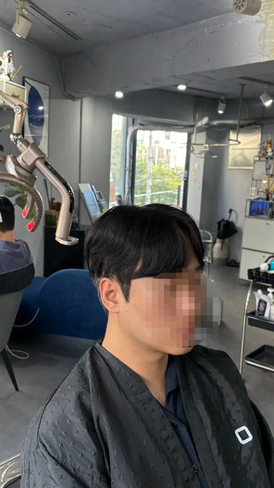 아이롱펌으로 볼륨이 살아난 옆모습
