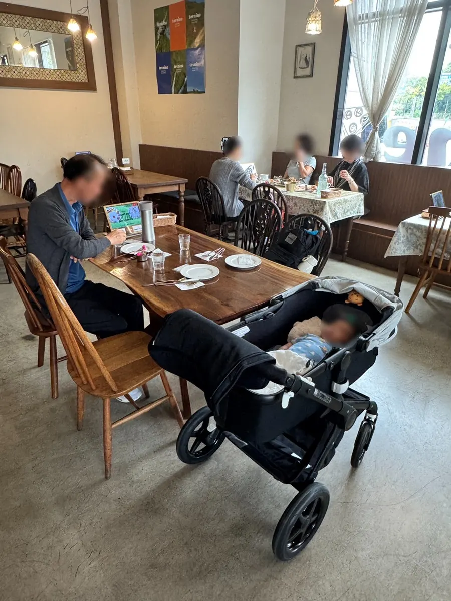 Wide seating area with room for a stroller