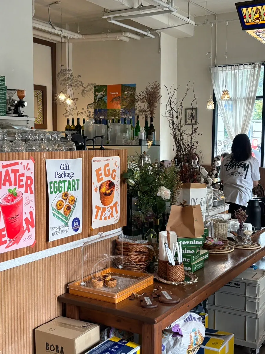 Interior view of the first floor of Tobeu Nain Pangyo