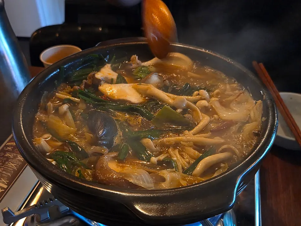 Tantan nabe packed with mushrooms and vegetables