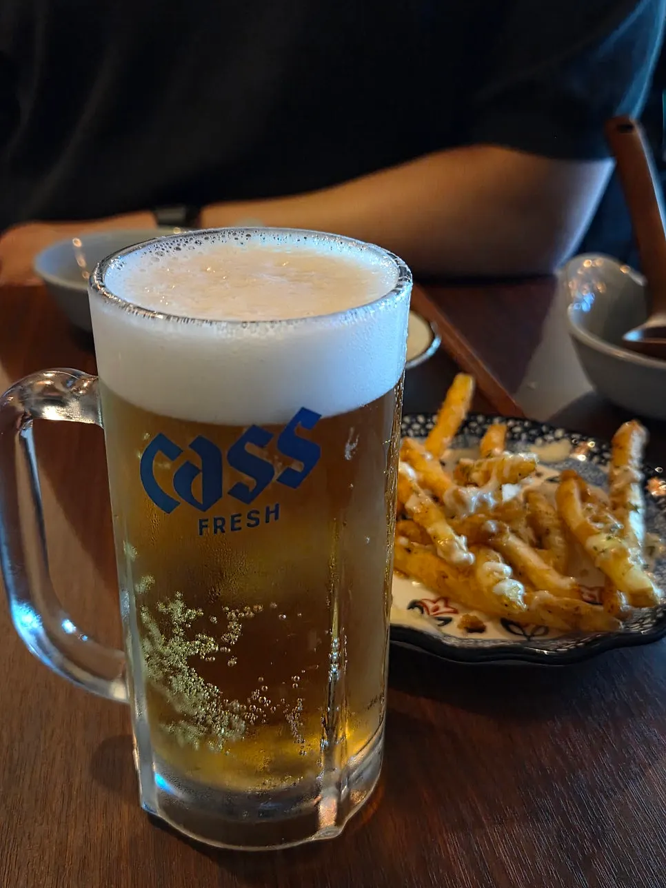 A glass of Tsukiya's 300cc draft beer