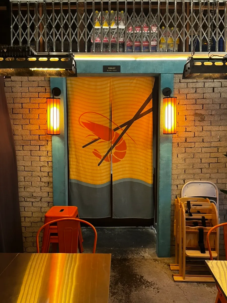Spotlessly kept restroom at the restaurant