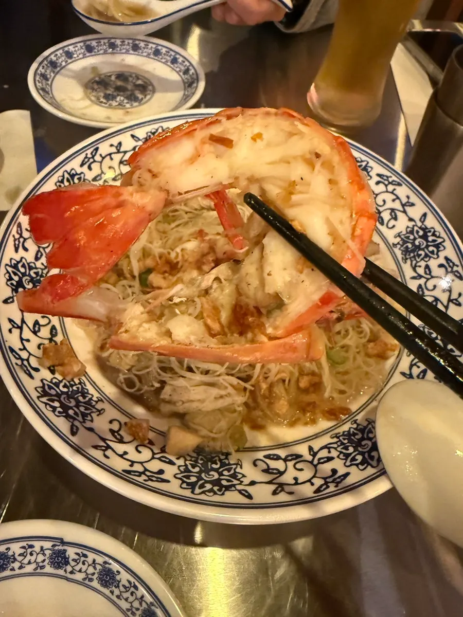 촉촉한 새우 볶음면 클로즈업