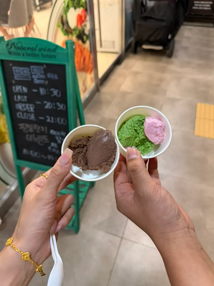 식사 마무리로 담은 뜨돈 아이스크림