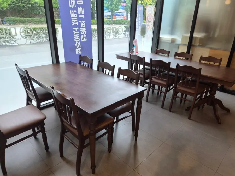 Signage in front of Tteokmama Cheongju Gaesin Branch