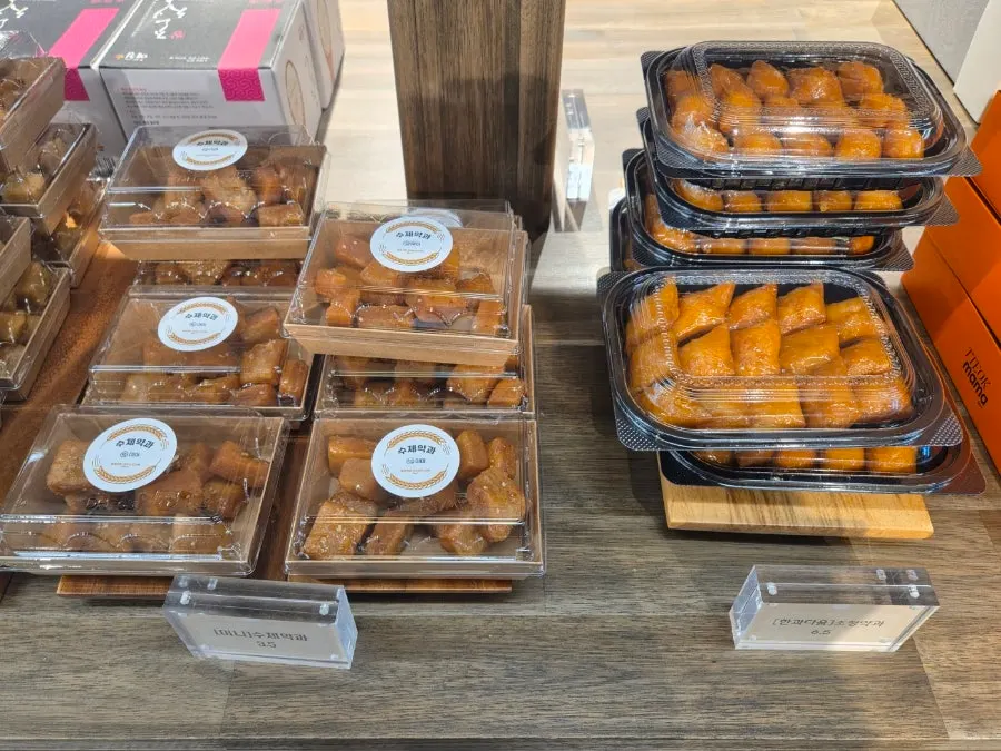 Small snack-sized rice cake packages