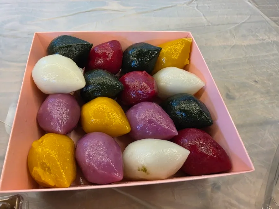 Cross-section of rice cakes showing different textures