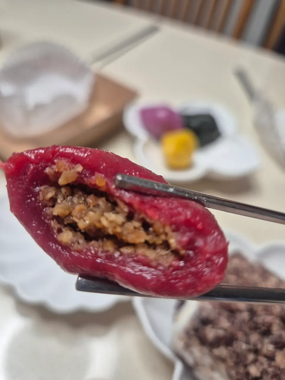 오색깨송편과 간식떡 상차림