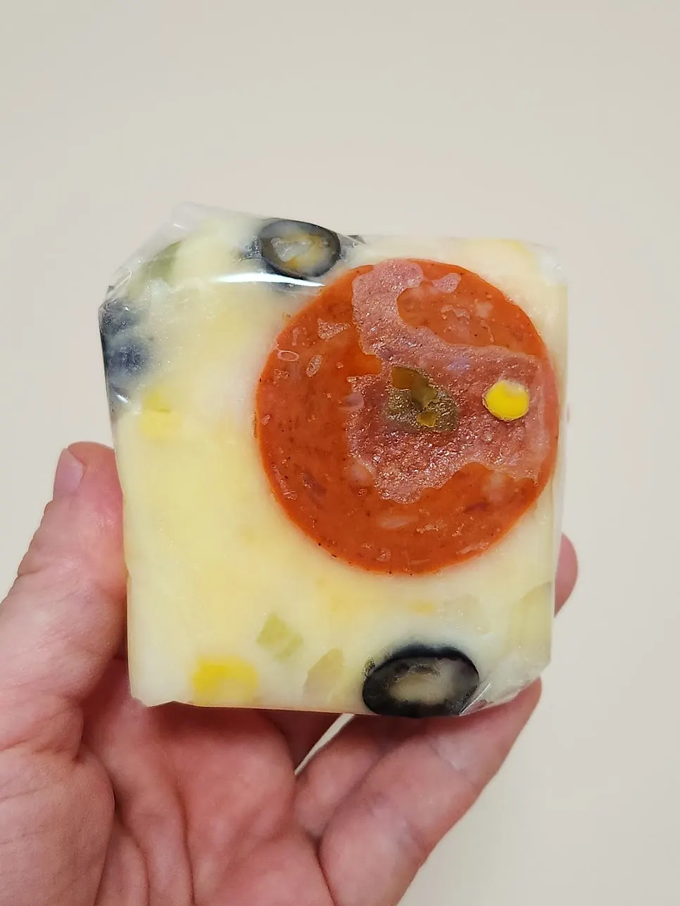 Individually wrapped mosi songpyeon and five-color songpyeon
