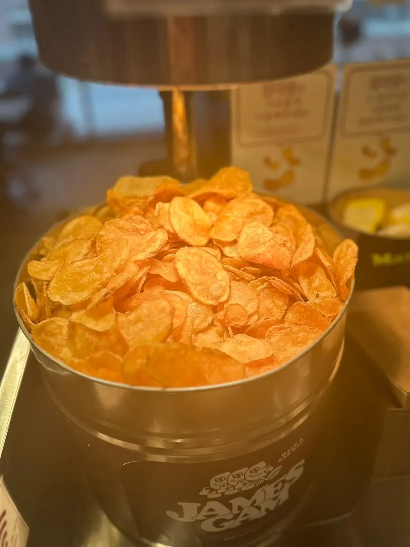 Bas Burger's free chip corner