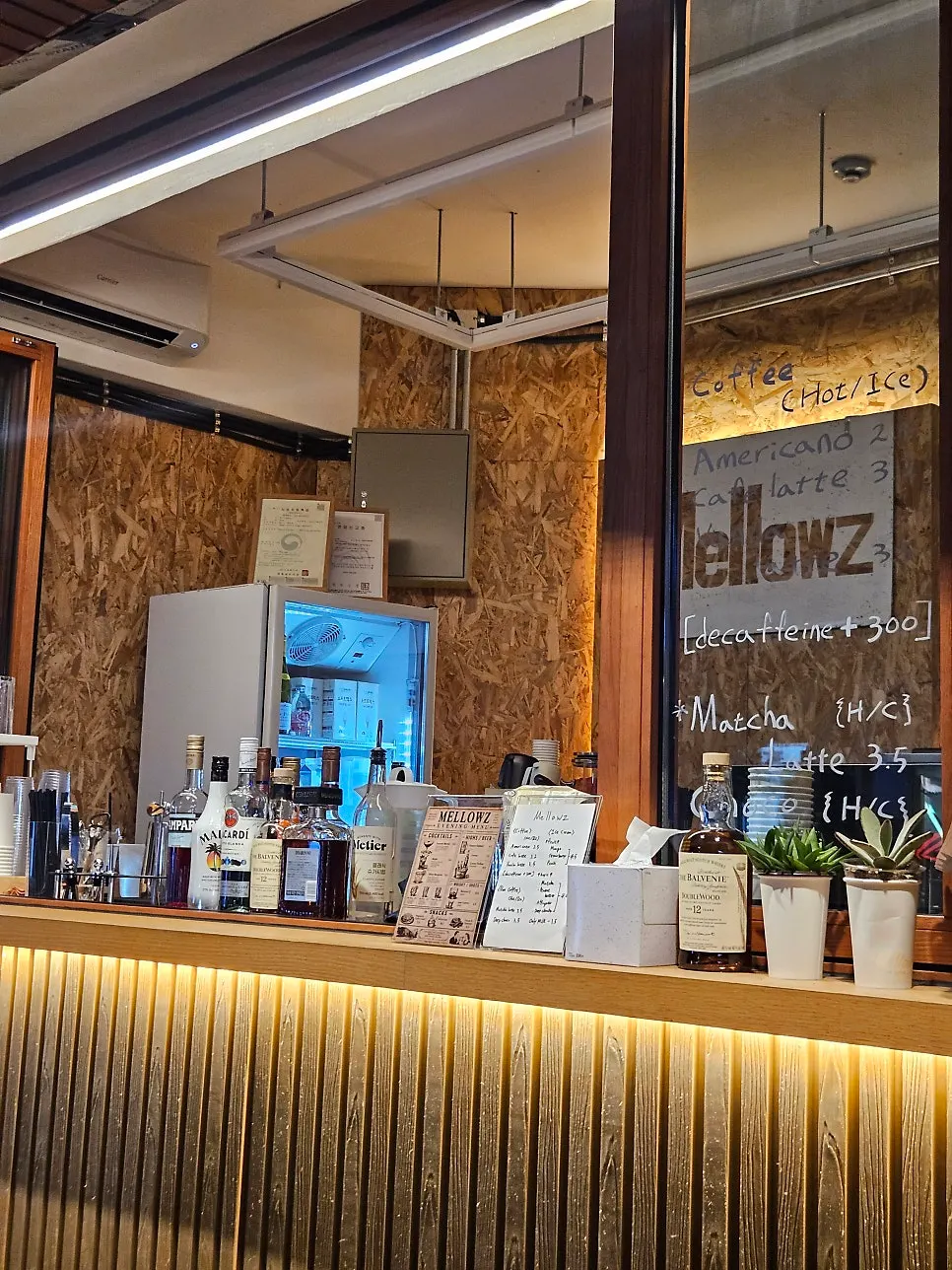 Mellows ice cream café atmosphere