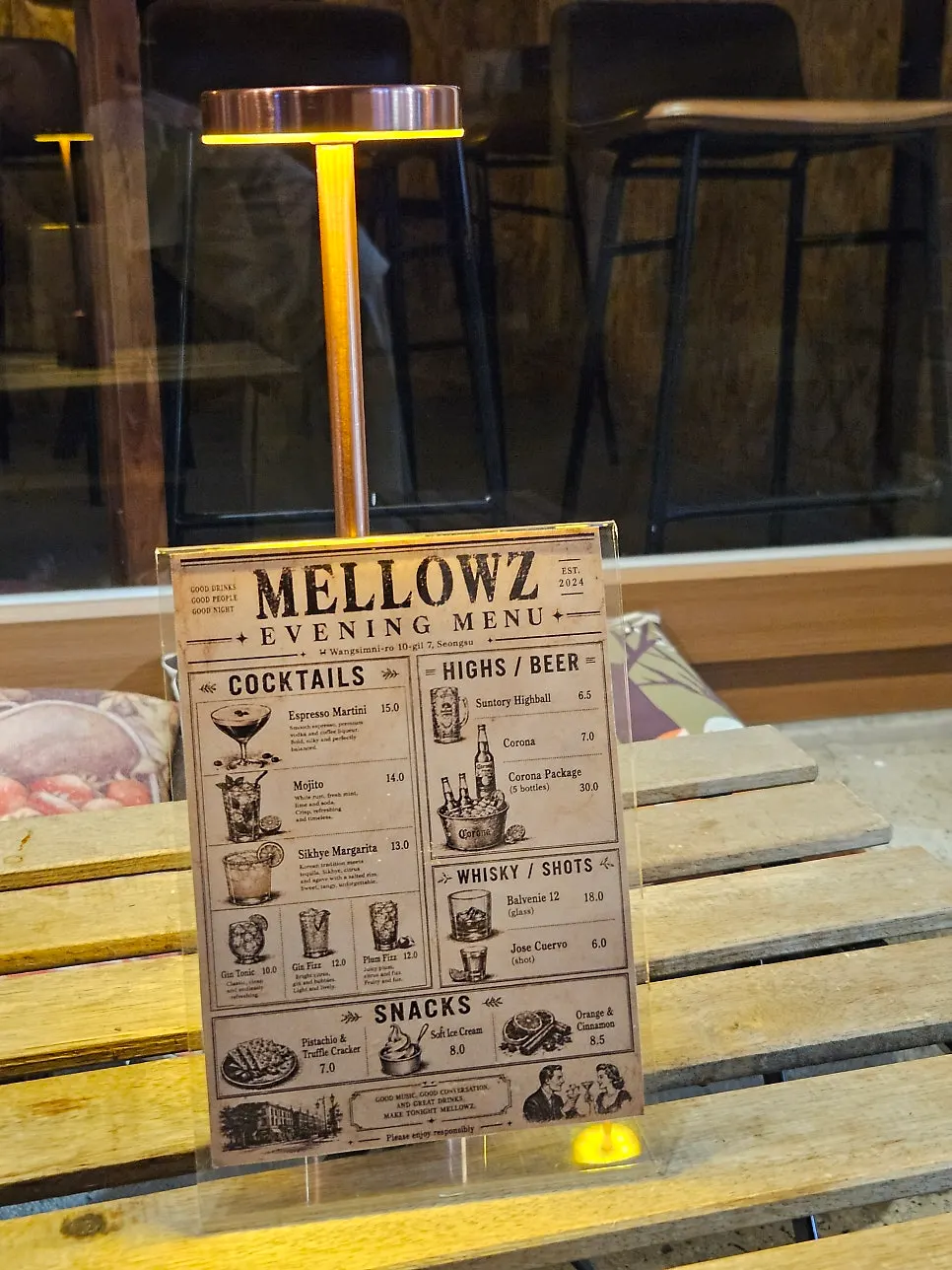 Mellows outdoor terrace seating