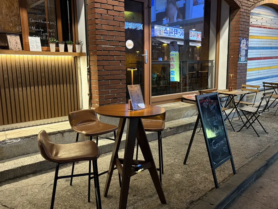 Mellows space that turns into a pub at night