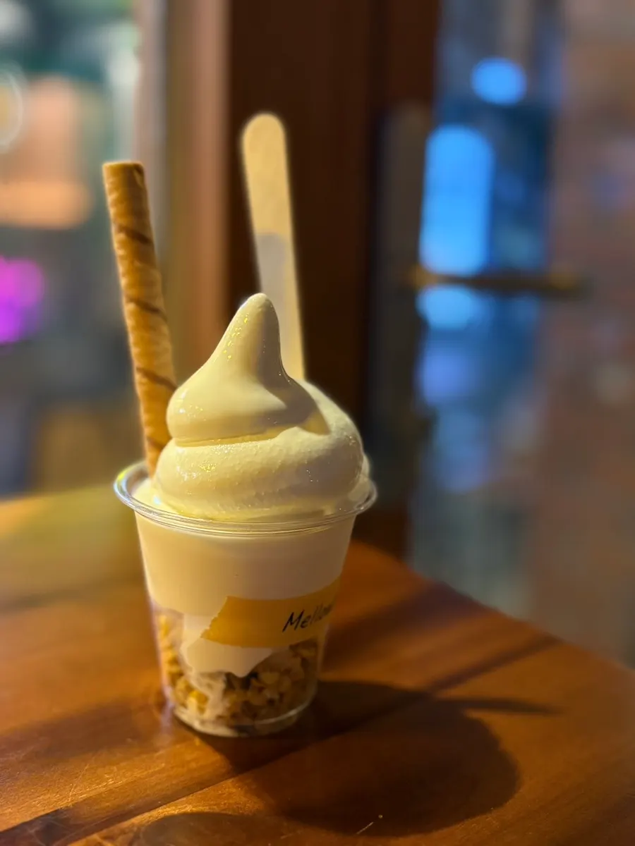 Four flavors of ice cream: milk, matcha, peanut butter, chocolate