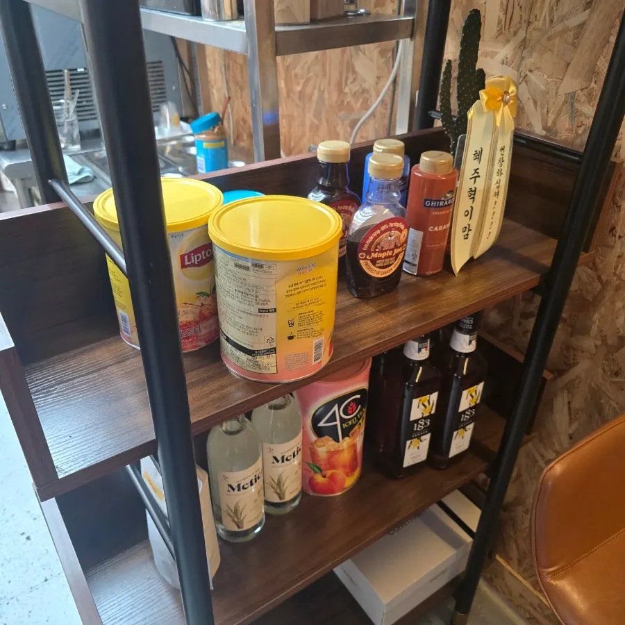 Store display with ingredient brand products