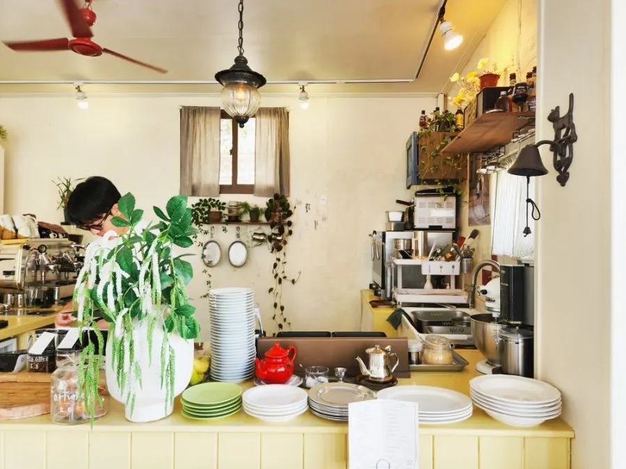 European-style open kitchen at Teuwaetmoa where cooking can be seen