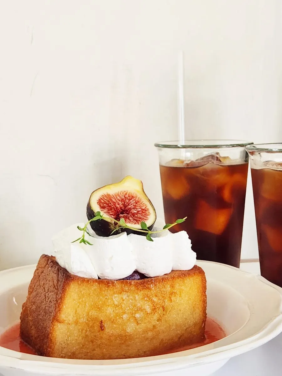 Well-ripened figs on top of thickly grilled toast