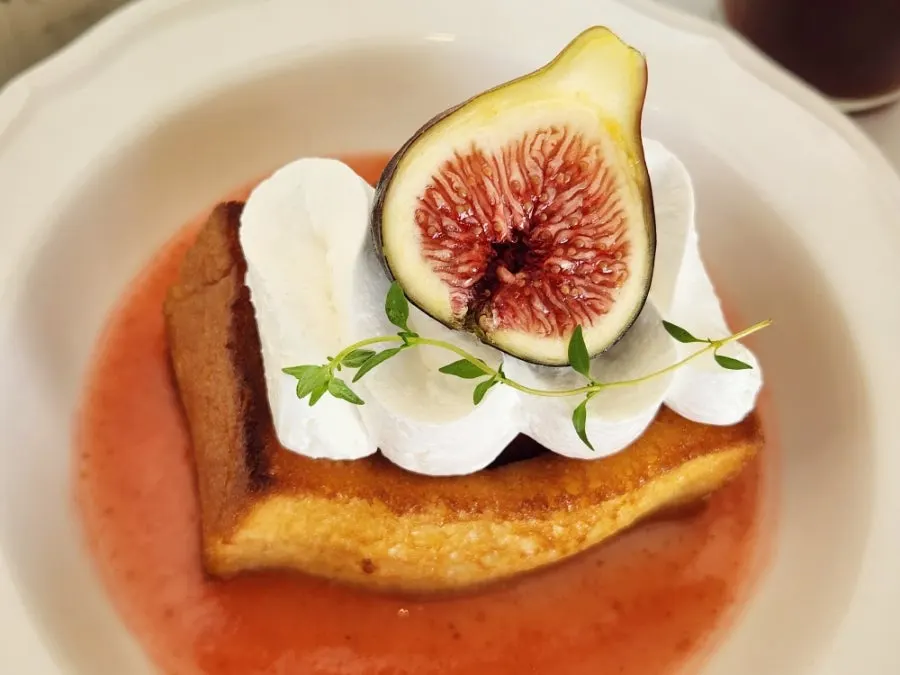 Tableware served alongside the fig Oji toast